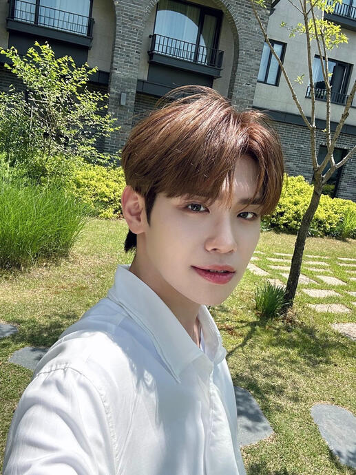 My dms are always open so feel free to menssage Not responsable for lost or damaged mail I packege every pc in a sleeve and toploader plis do the same or similar